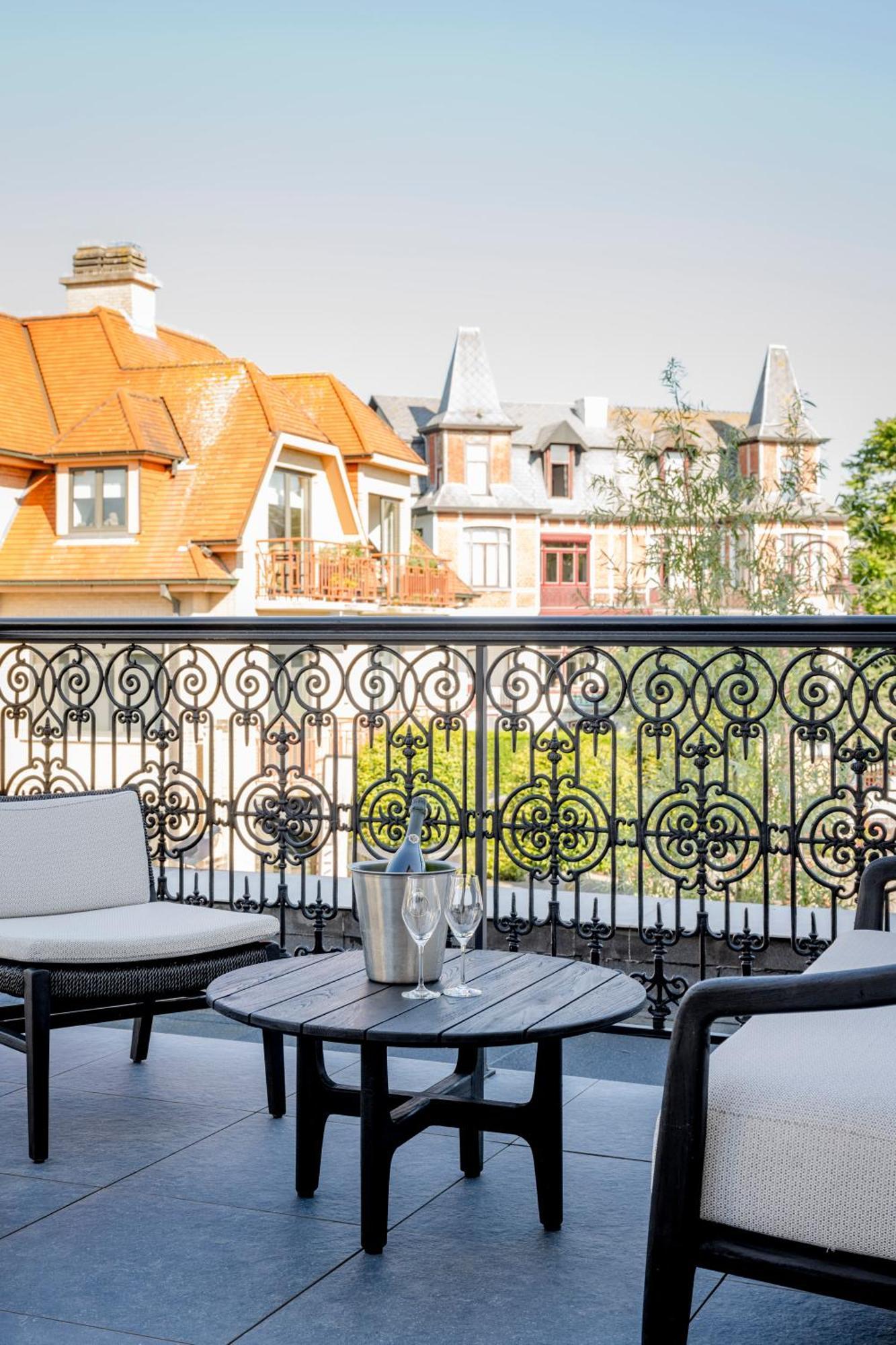 Hotel Des Brasseurs De Haan Bagian luar foto